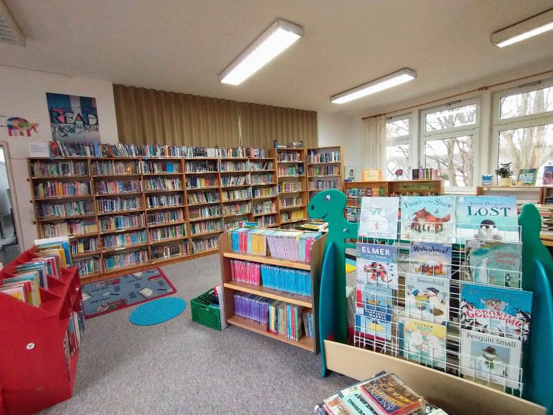 The IBIS school library.