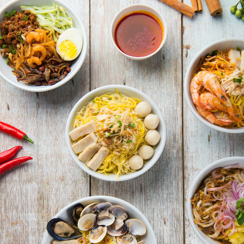 Singapore is a foodie heaven with a wonderful variety and mix of dishes from nearby regions.