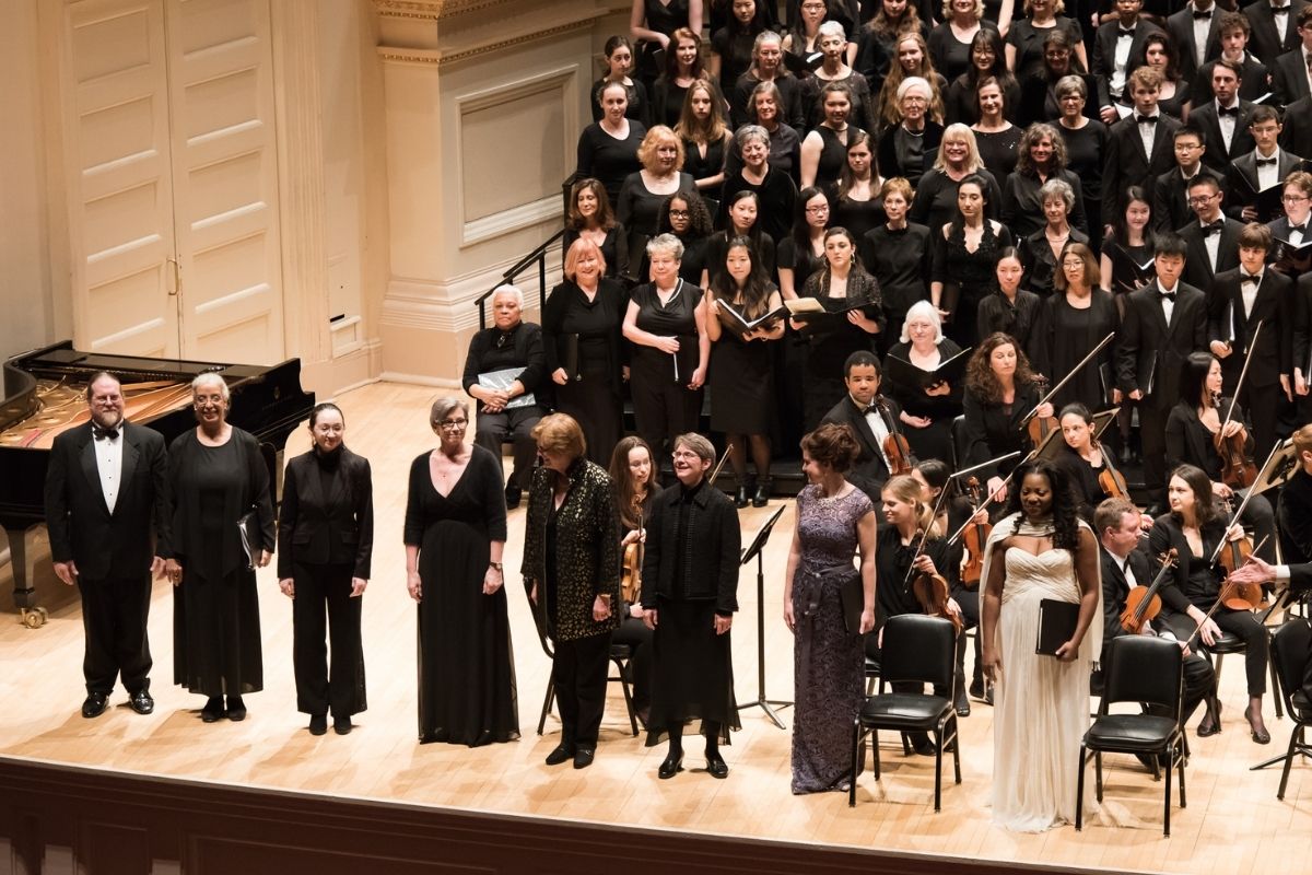 AISV espera que 35 cantantes viajen a la ciudad de Nueva York para unirse a otros 200 cantantes en una actuación en el Carnegie Hall.