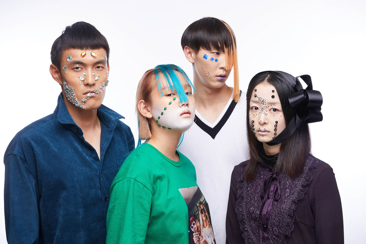 Tech Camouflage: Anti-Face Detection Makeup Workshop. Organized by the Coreana Museum of Art, Seoul. Inspired by Adam Harvey's Project, CV Dazzle. Photo: Cha Hyun Seok.